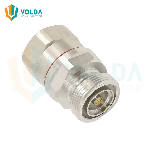 7/16 DIN hembra para cable de 7/8 ″ AVA5-50 instalado en campo